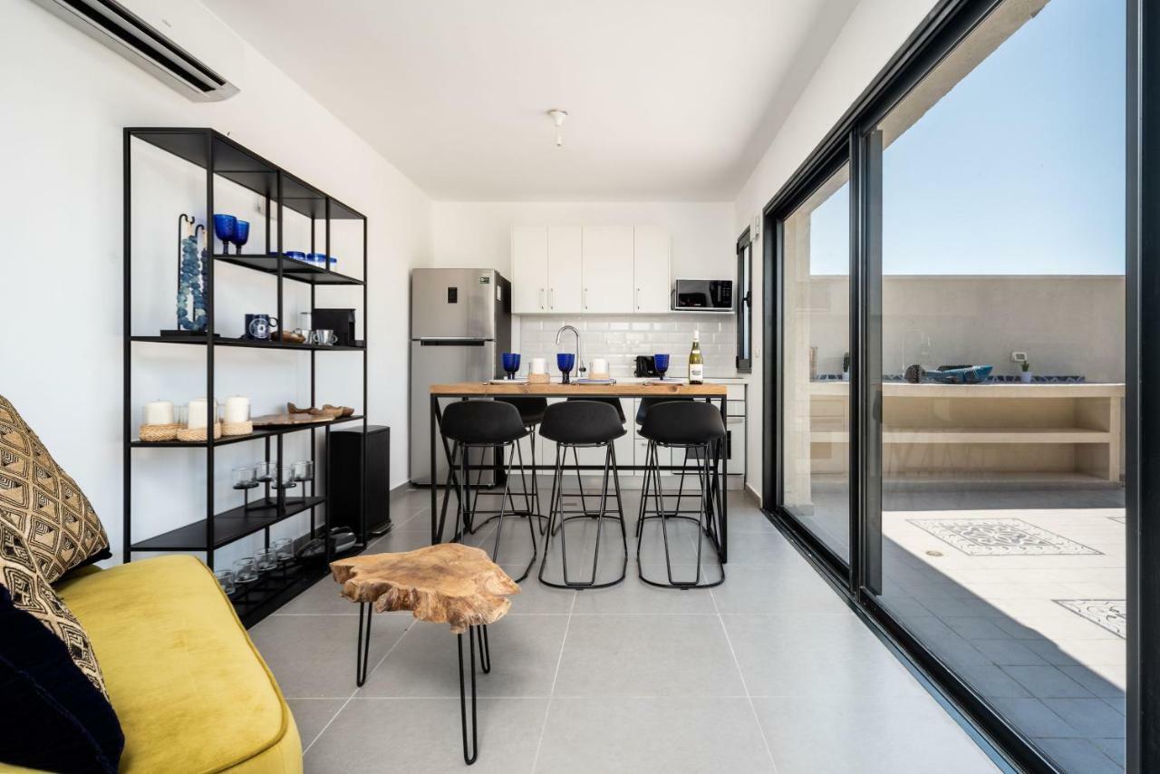 Duplex With Sea View Terrace Above The Flea Market Тель-Авив Экстерьер фото