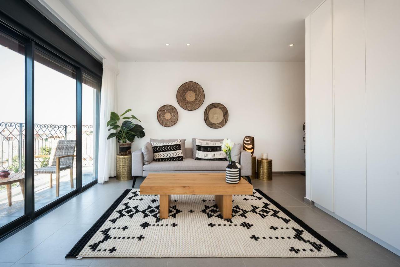 Duplex With Sea View Terrace Above The Flea Market Тель-Авив Экстерьер фото